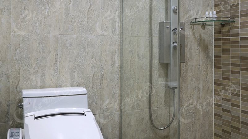 安装步骤：智能马桶盖省时省力